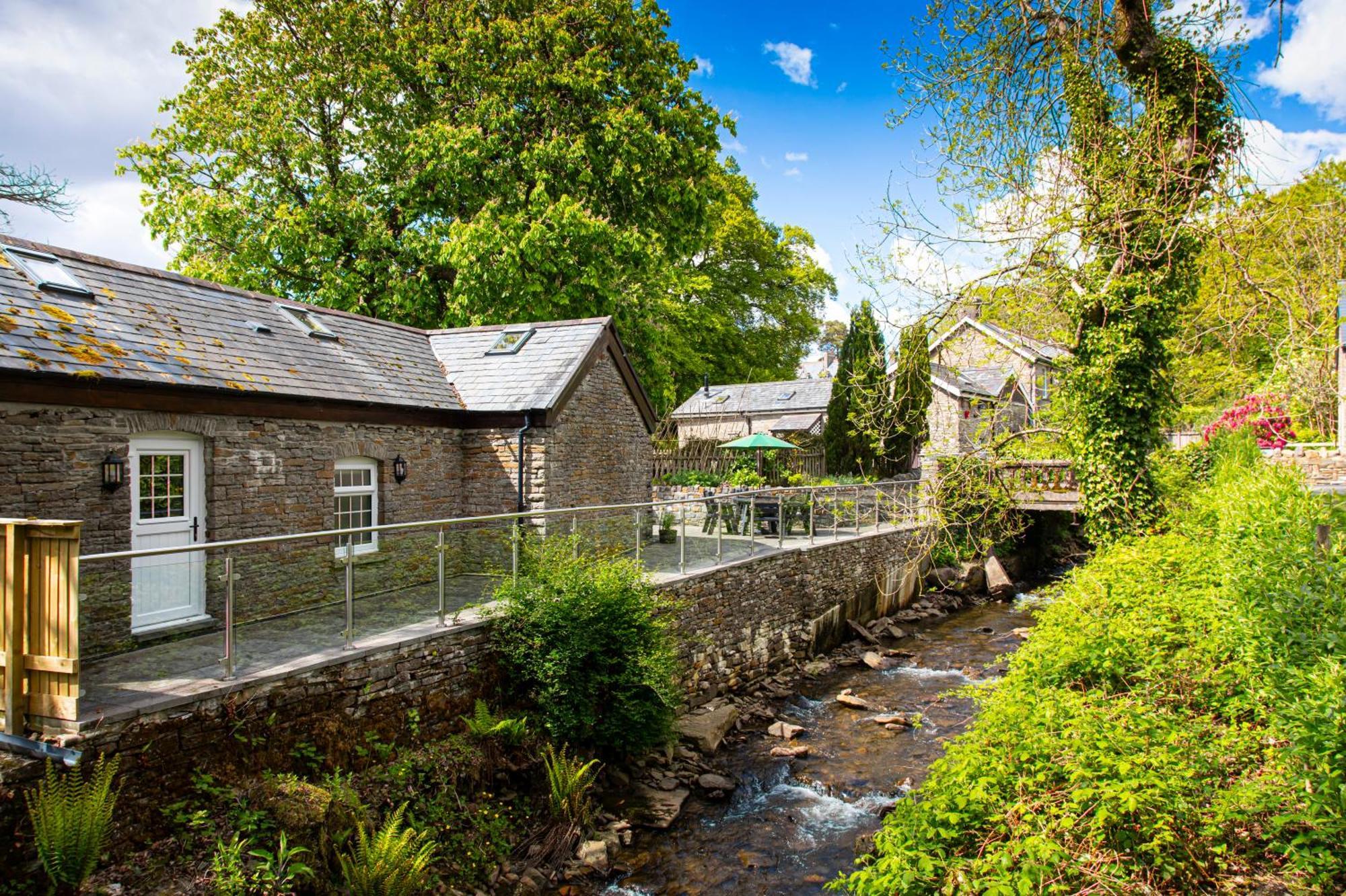 Swansea Valley Holiday Cottages Cilybebyll Exterior photo