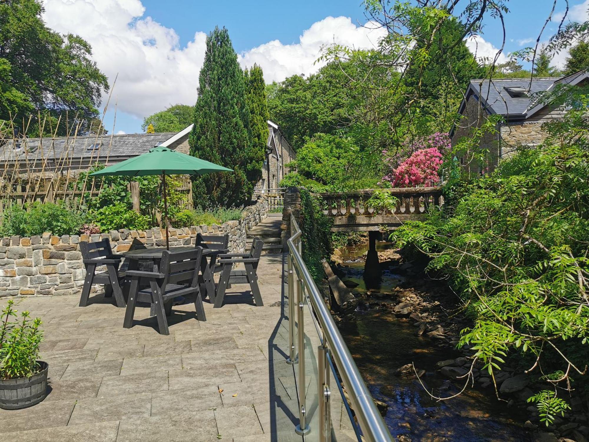 Swansea Valley Holiday Cottages Cilybebyll Exterior photo
